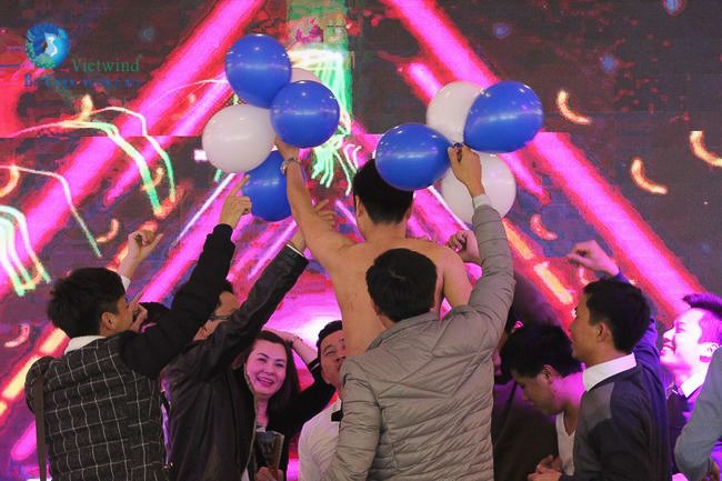 to-chuc-su-kien-bee-dophin-14