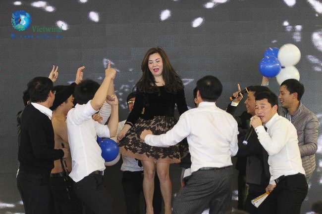 to-chuc-su-kien-bee-dophin-15