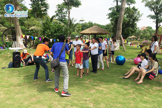to-chuc-su-kien-ngay-hoi-gia-dinh-bong-sen-vietwind