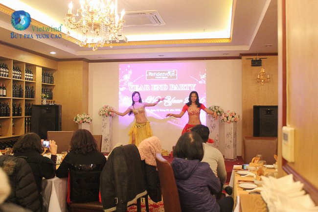 to-chuc-su-kien-tong-ket-cuoi-nam-cong-ty-rendezvous-hotel-2