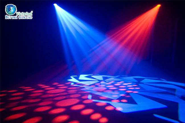 bo-tri-anh-sang-trong-to-chuc-su-kien-vietwind