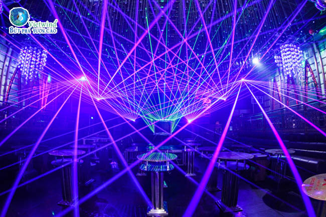 don-vi-cung-cap-anh-sang-trong-to-chuc-su-kien-vietwind