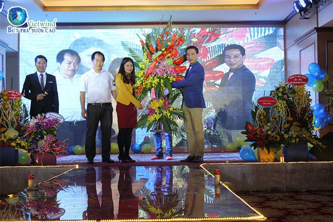 uu-nhuoc-diem-to-chuc-su-kien-vietwind-2