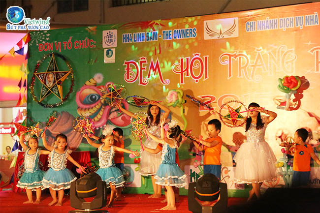don-vi-to-chuc-su-kien-trung-thu-cac-be-bieu-dien-vietwind