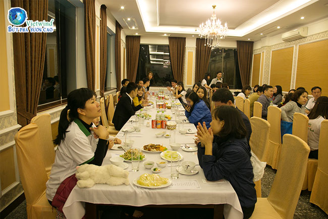 to-chuc-su-kien-chuan-bi-thuc-don-vietwind