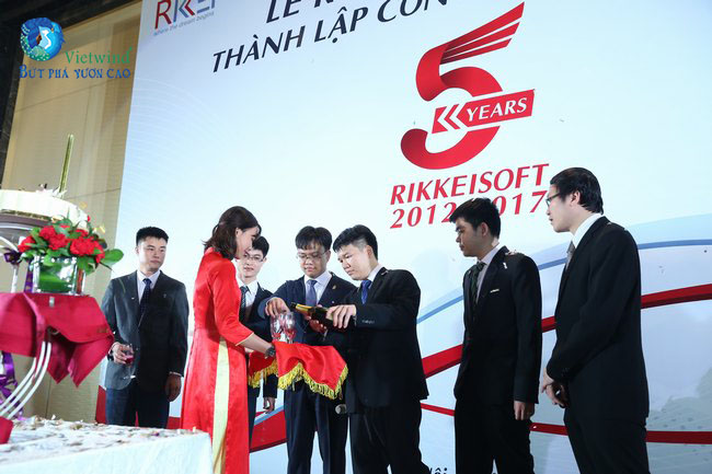 to-chuc-le-ky-niem-thanh-lap-rikkeisoft10